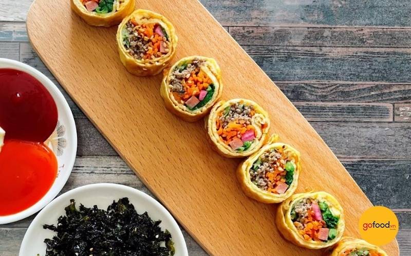 Trứng cuộn thịt bò rau củ giàu đạm và chất xơ