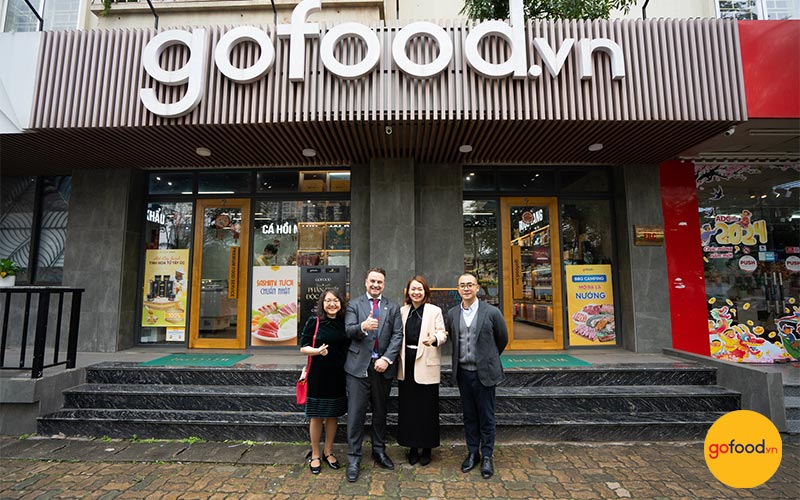 Ngài Tham tán Thương mại Úc Chris Morley cùng cộng sự đến tham quan Gofood