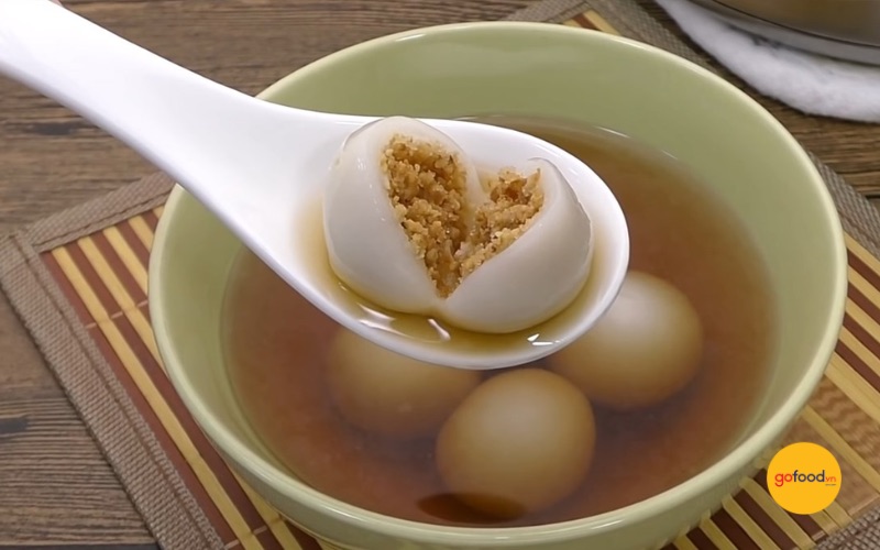 Ch&egrave; tr&ocirc;i nước với hương vị thơm ngon cũng l&agrave; lựa chọn l&yacute; tưởng cho Tết Trung Thu
