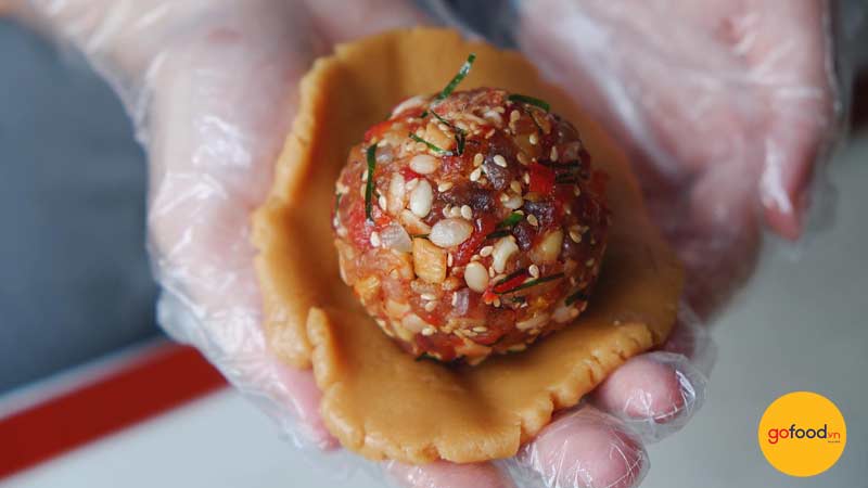 Tự l&agrave;m b&aacute;nh trung thu nướng nh&acirc;n thập cẩm bằng nồi chi&ecirc;n kh&ocirc;ng dầu