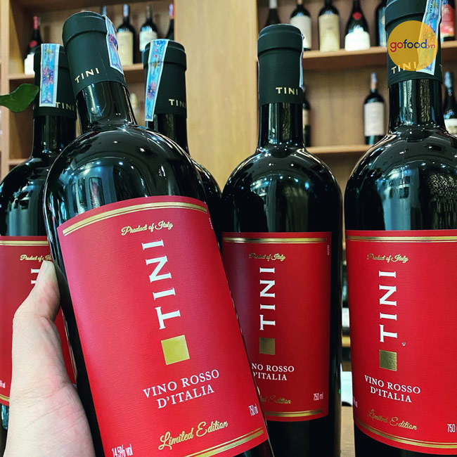 Chai vang đỏ Tini Vino Rosso D’italia mang hương vị kết hợp hòa quyện đến khó tin