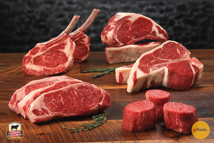 Thăn bò hoặc sườn bò là những phần thịt thường được dùng cho món Beefsteak