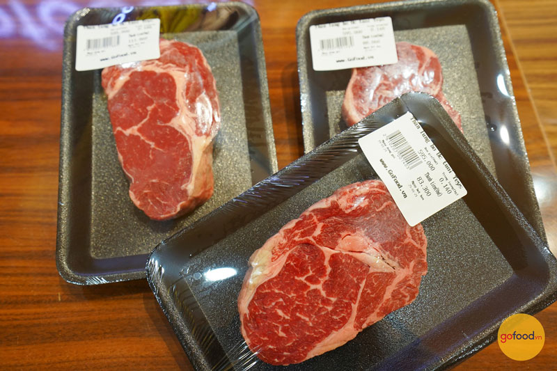 Hãy bọc kĩ các miếng thịt bò trước khi để vào tủ lạnh