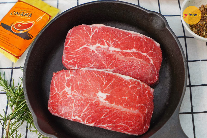 Thịt lõi nạc vai bò Mỹ làm Steak rất ngon