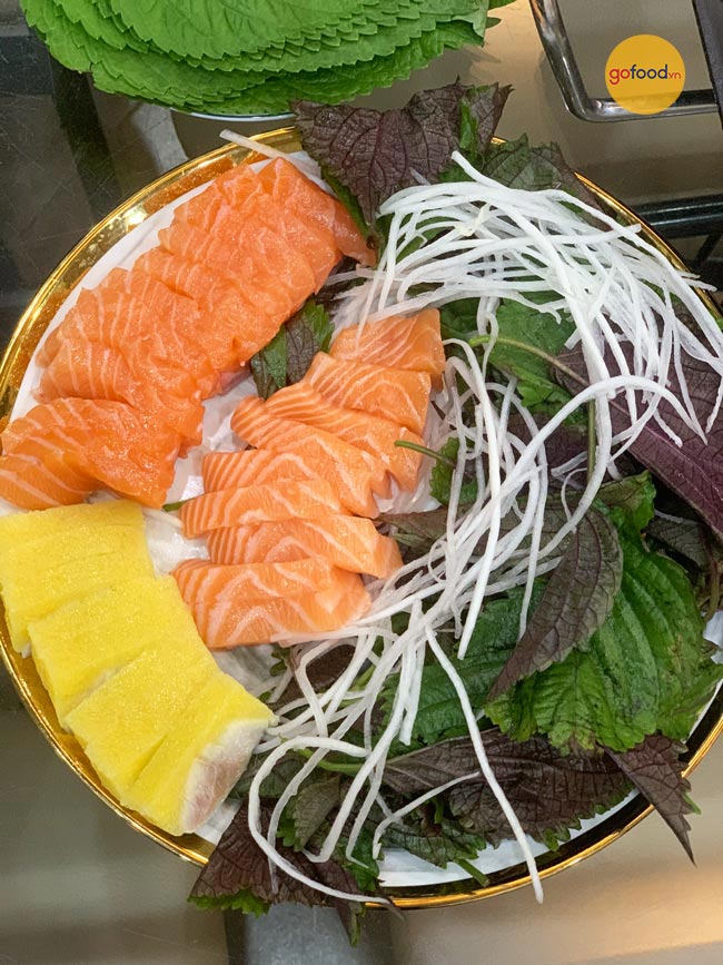 Món Sashimi do chị Thảo trình bày