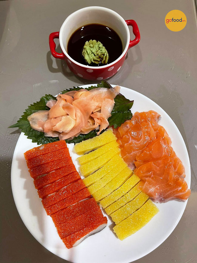 Món Sashimi được bài trí đơn giản nhưng không kém phần đẹp mắt bởi chị Trang Choco