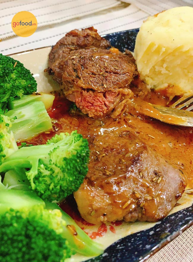 Món Steak hảo hạng từ thịt bò Úc mềm mọng