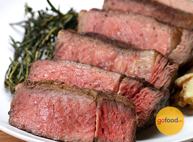 Thăn lưng bò Mỹ loại thượng hạng là lựa chọn lý tưởng cho món Steak kiểu Âu