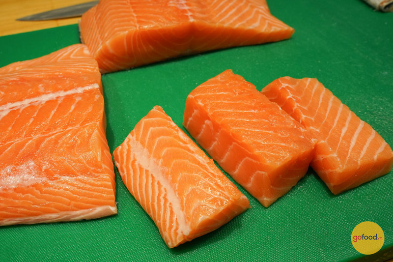 Cá hồi Nauy chứa các dưỡng chất tốt cho sức khỏe