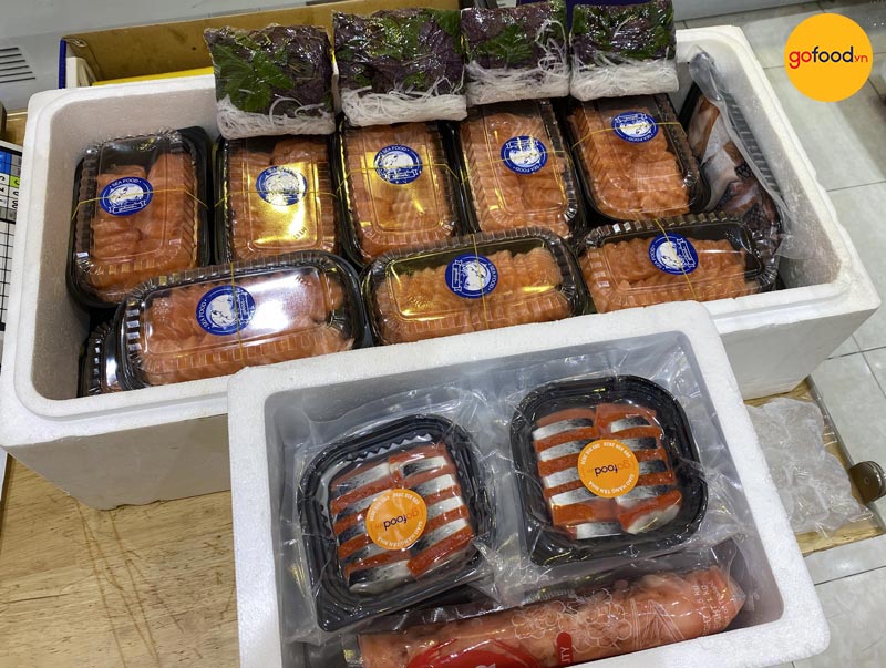 Gofood sẽ giao hàng tận nhà để quý khách có bữa tiệc Sashimi thơm ngon mà rất nhanh chóng