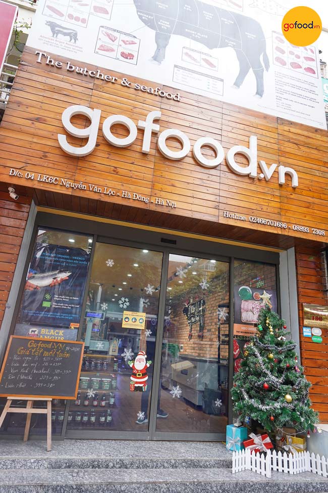 Cửa hàng Gofood Nguyễn Văn Lộc trong thời điểm chào đón lễ hội cuối năm